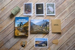  Book On Your Bike : Mountain biking at home and away Gift Box